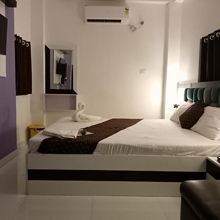 Hotel Green Leaf โกลกาตา ภายนอก รูปภาพ