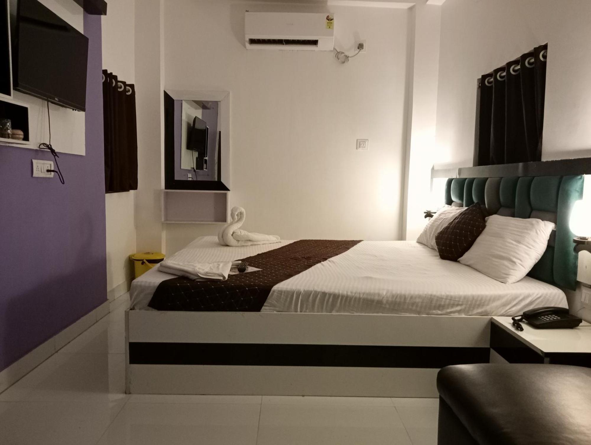 Hotel Green Leaf โกลกาตา ภายนอก รูปภาพ